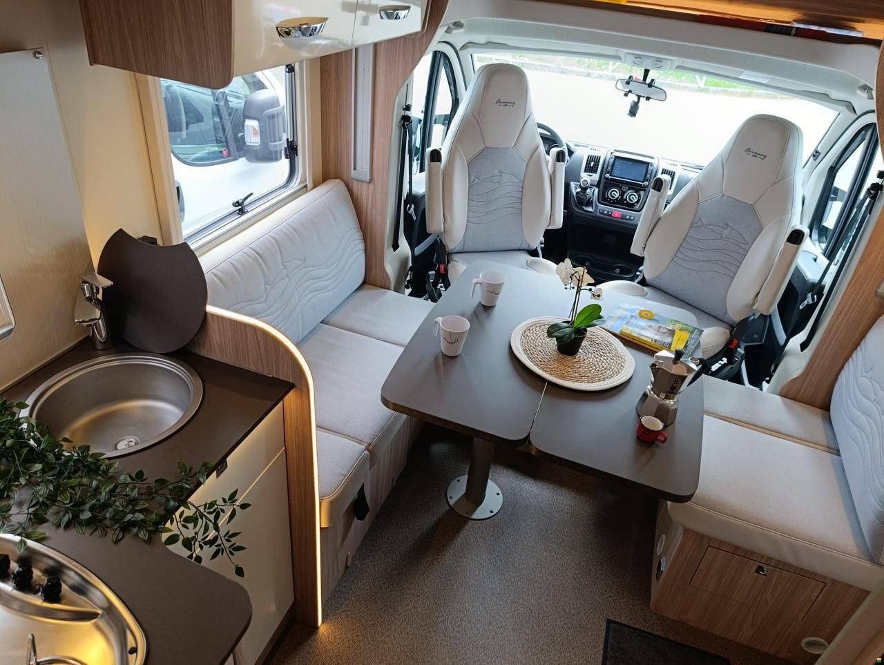 B&uuml;rstner IT 732