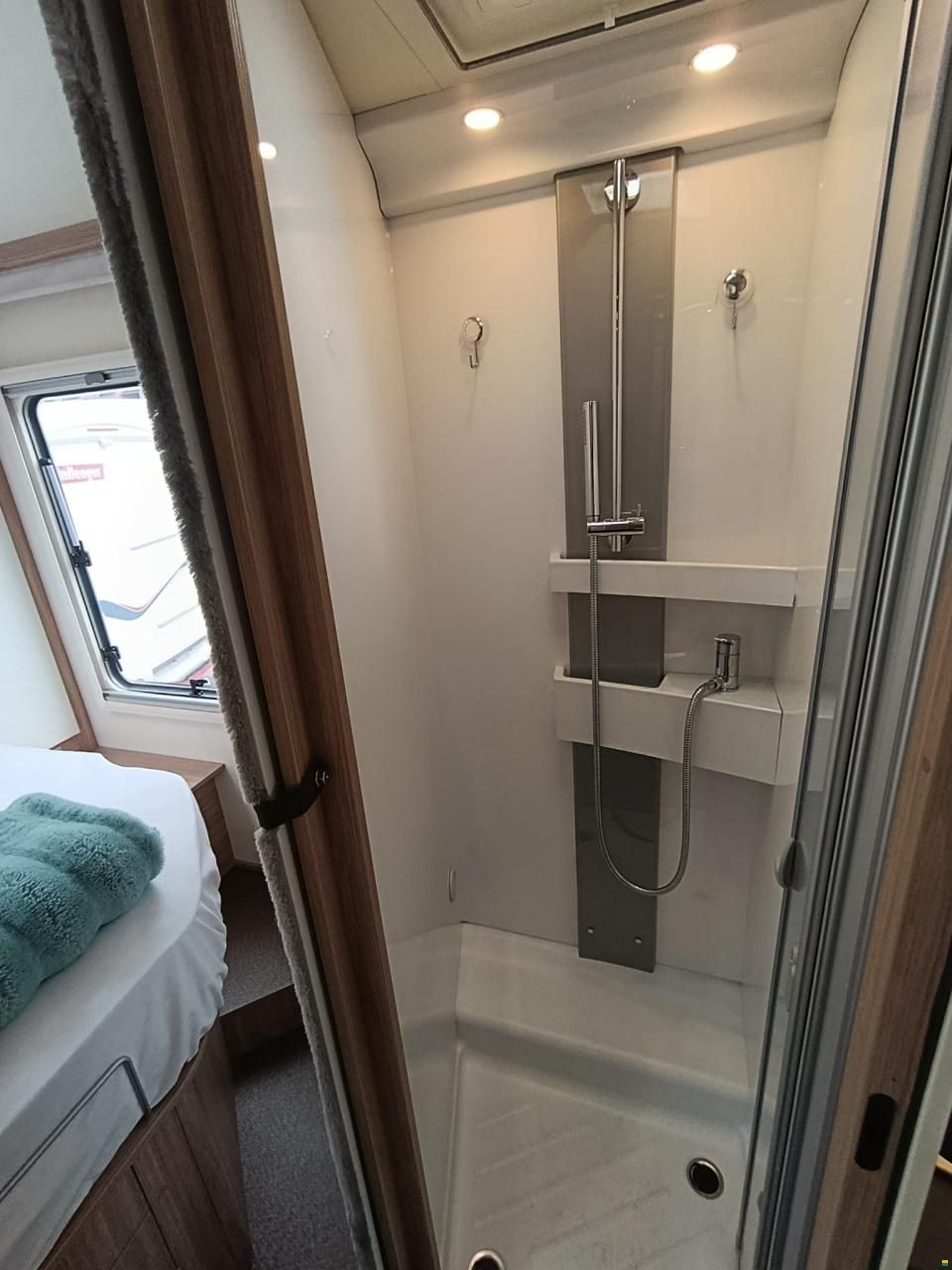 B&uuml;rstner IT 732