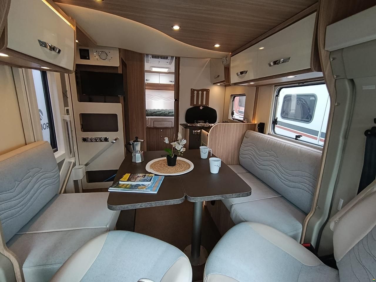 B&uuml;rstner IT 732