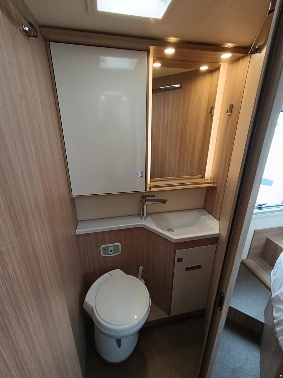 B&uuml;rstner IT 732