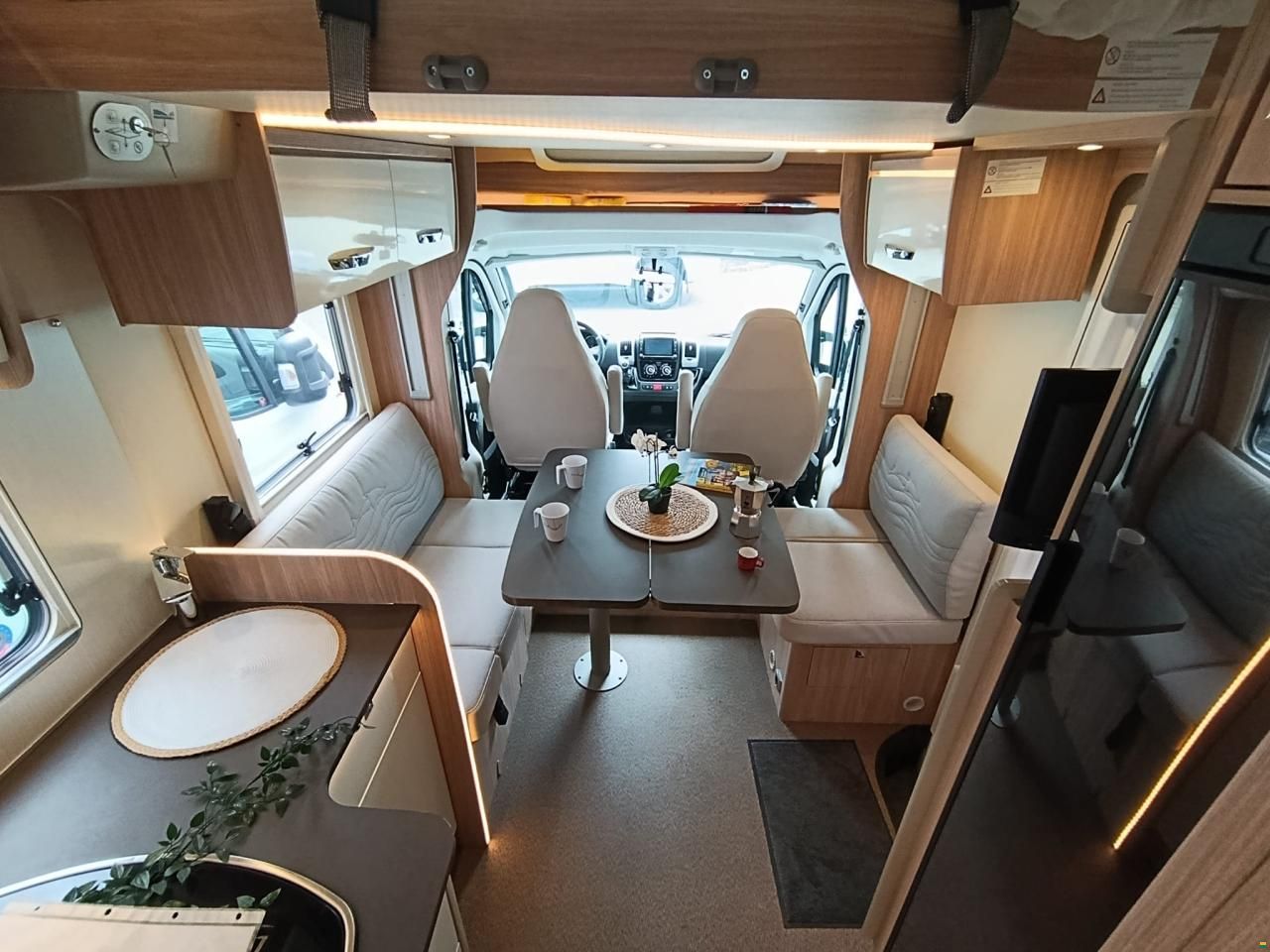 B&uuml;rstner IT 732