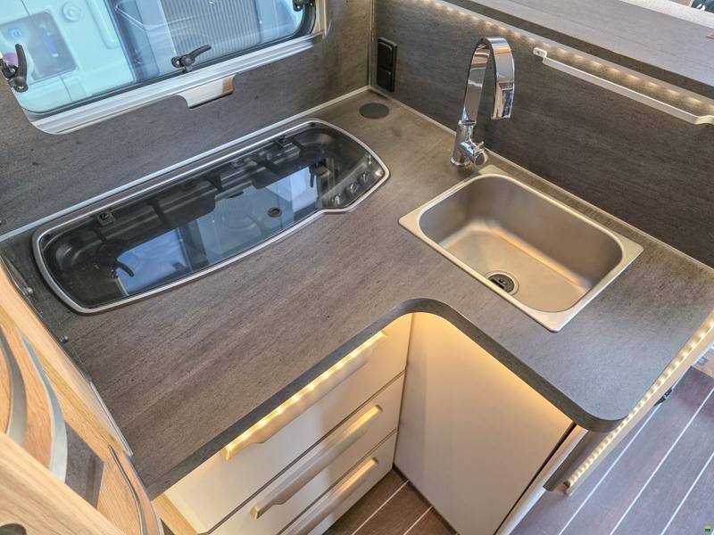 Knaus Sky TI 700 MEG Platinum Selection