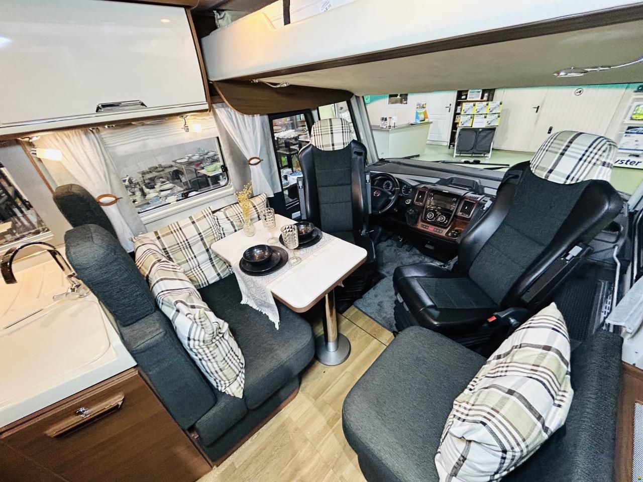 Niesmann-Bischoff Arto 66L