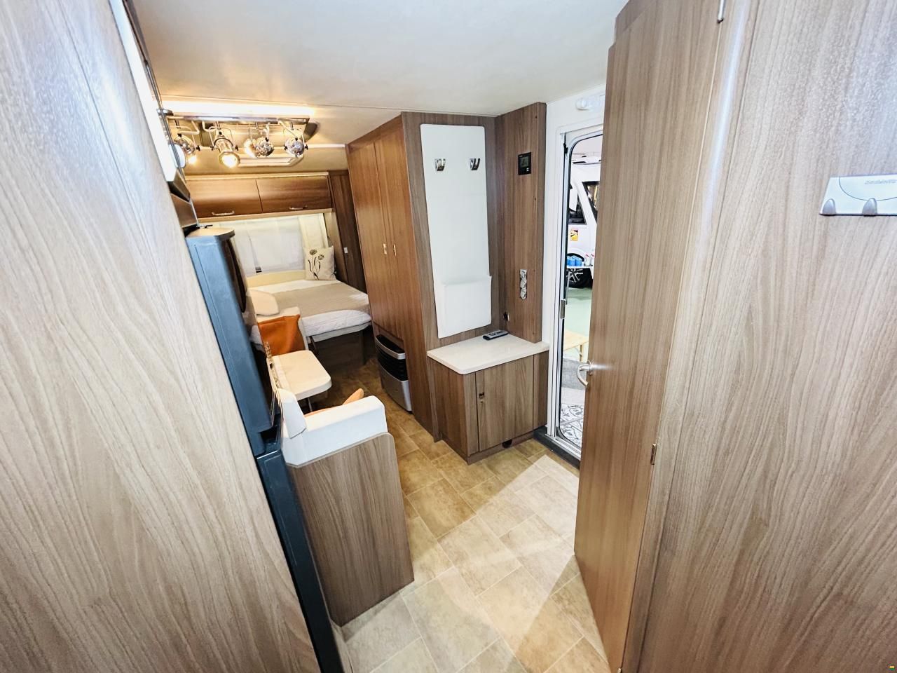 B&uuml;rstner Averso Top 545