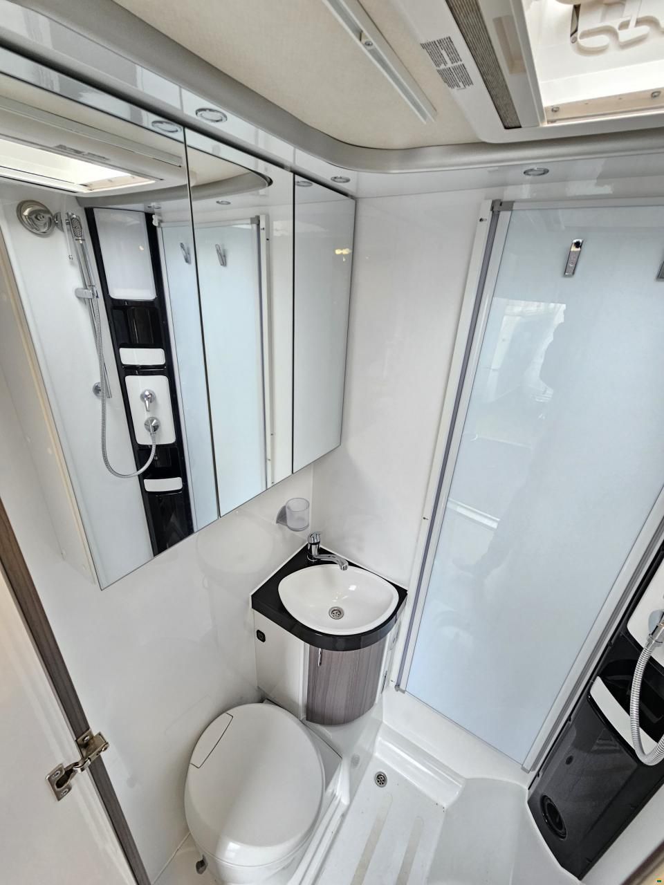 Hobby T 65 hkm Hubbett & Kaj&uuml;ttenbett!