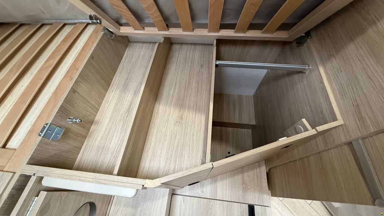 Challenger 317 Graphite Edition