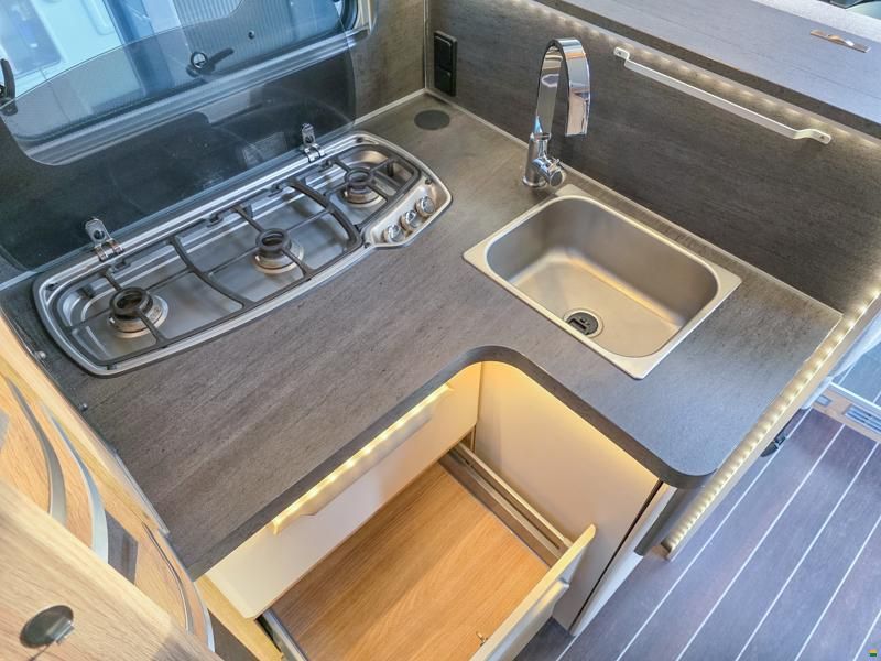 Knaus Sky TI 700 MEG Platinum Selection