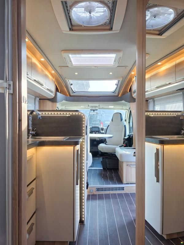 Knaus Sky TI 700 MEG Platinum Selection