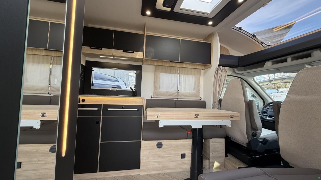 Challenger 318 Graphite Edition