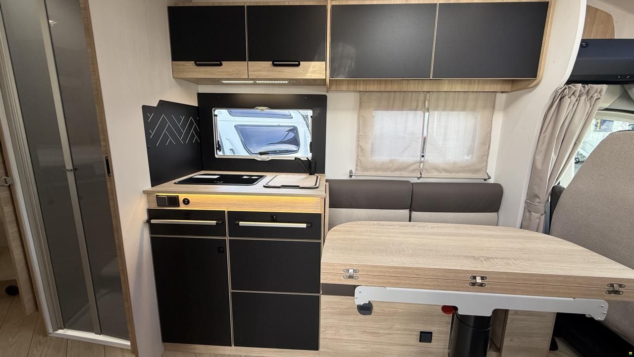 Challenger 318 Graphite Edition