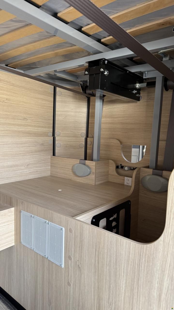 Challenger 318 Graphite Edition