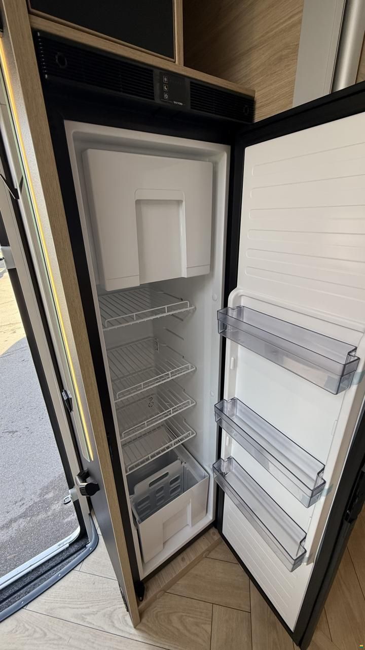 Challenger 318 Graphite Edition