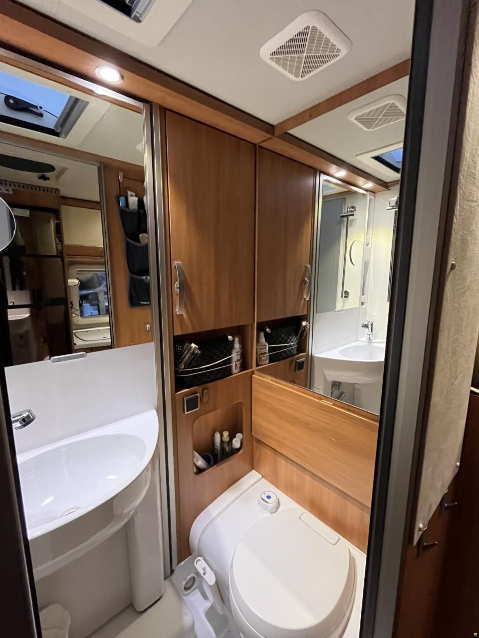 HYMER Exsis-I 504