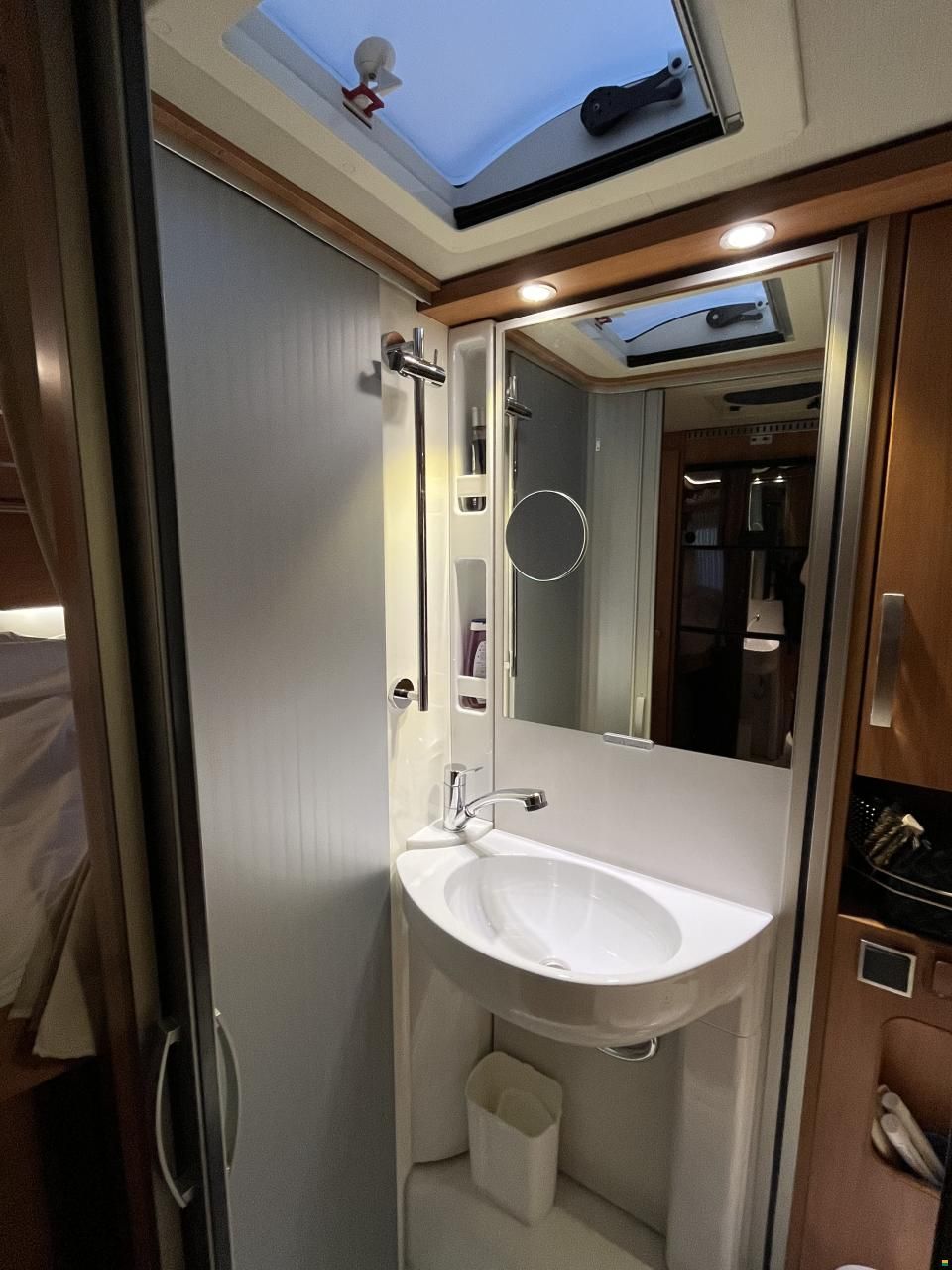 HYMER Exsis-I 504