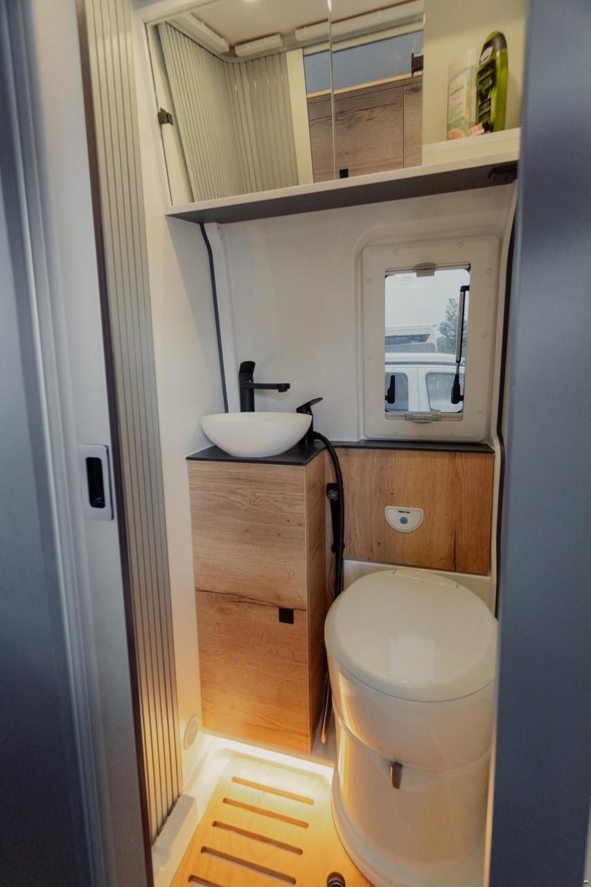 Clever Vans Aventuro 600 Mercedes 190 PS