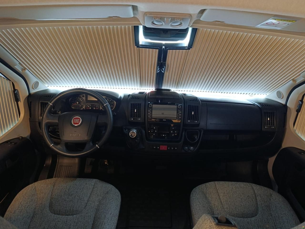 Hymer Crand Canyon Crossover