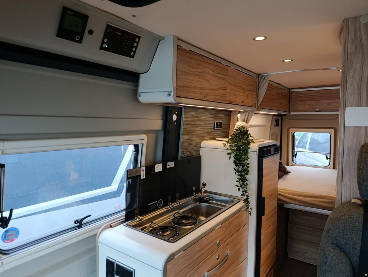Hymer Crand Canyon Crossover