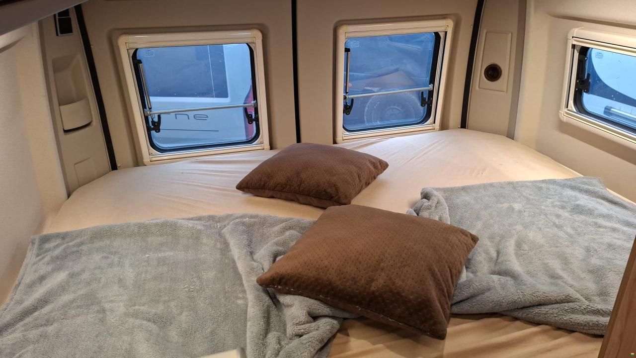 Hymer Crand Canyon Crossover