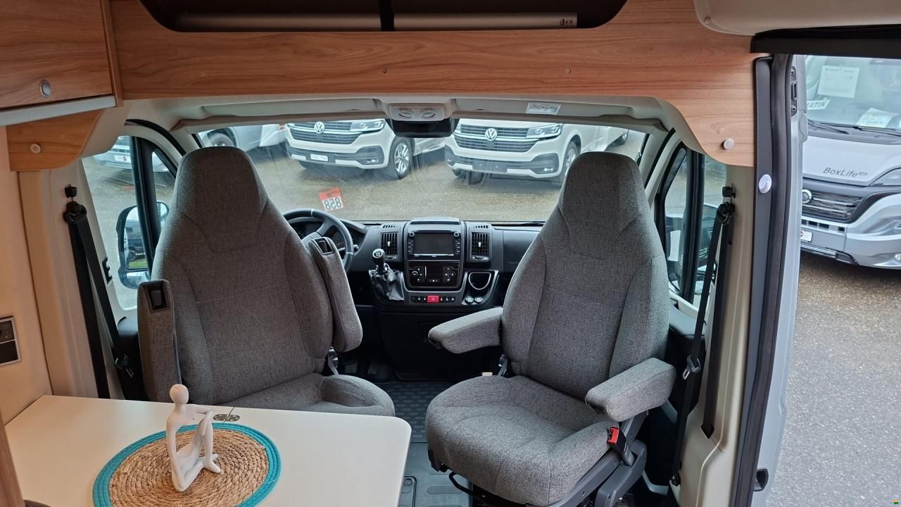 Hymer Crand Canyon Crossover