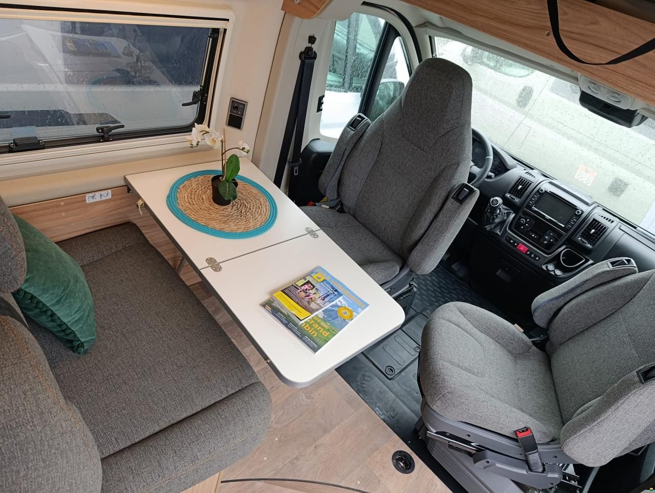 Hymer Crand Canyon Crossover