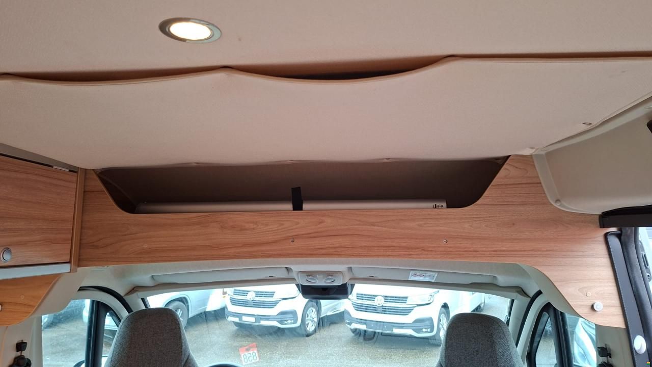 Hymer Crand Canyon Crossover