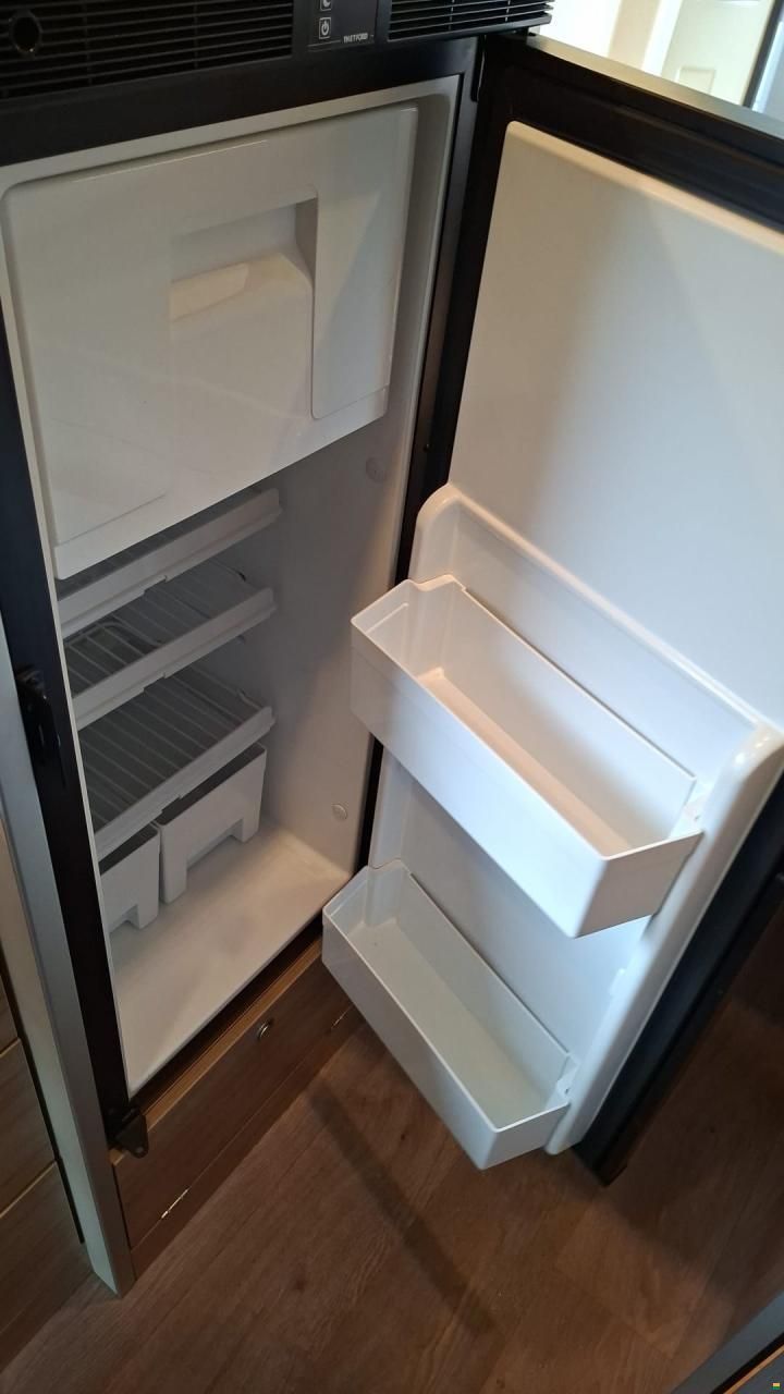 Hymer Crand Canyon Crossover