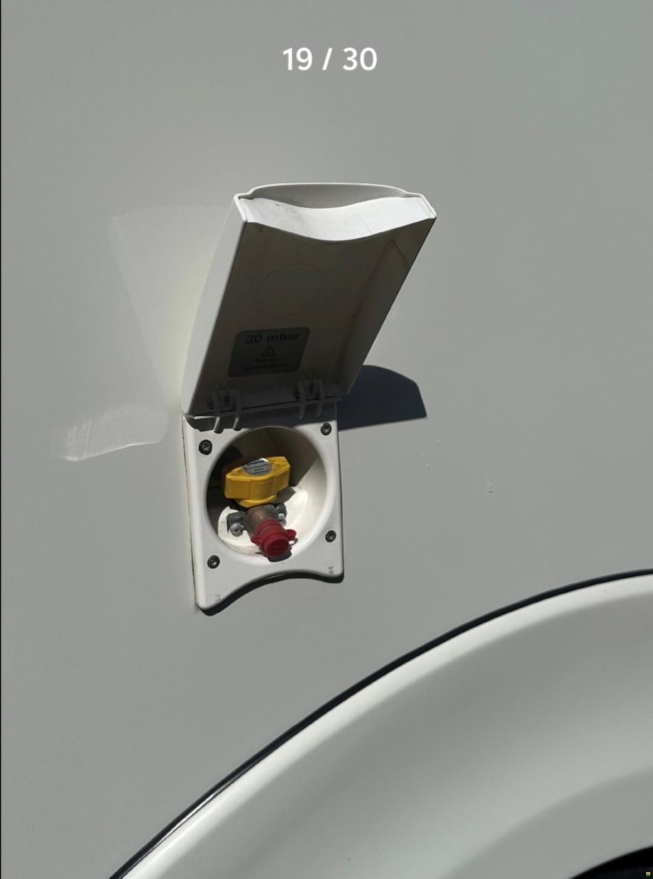 Concorde Charisma 900L