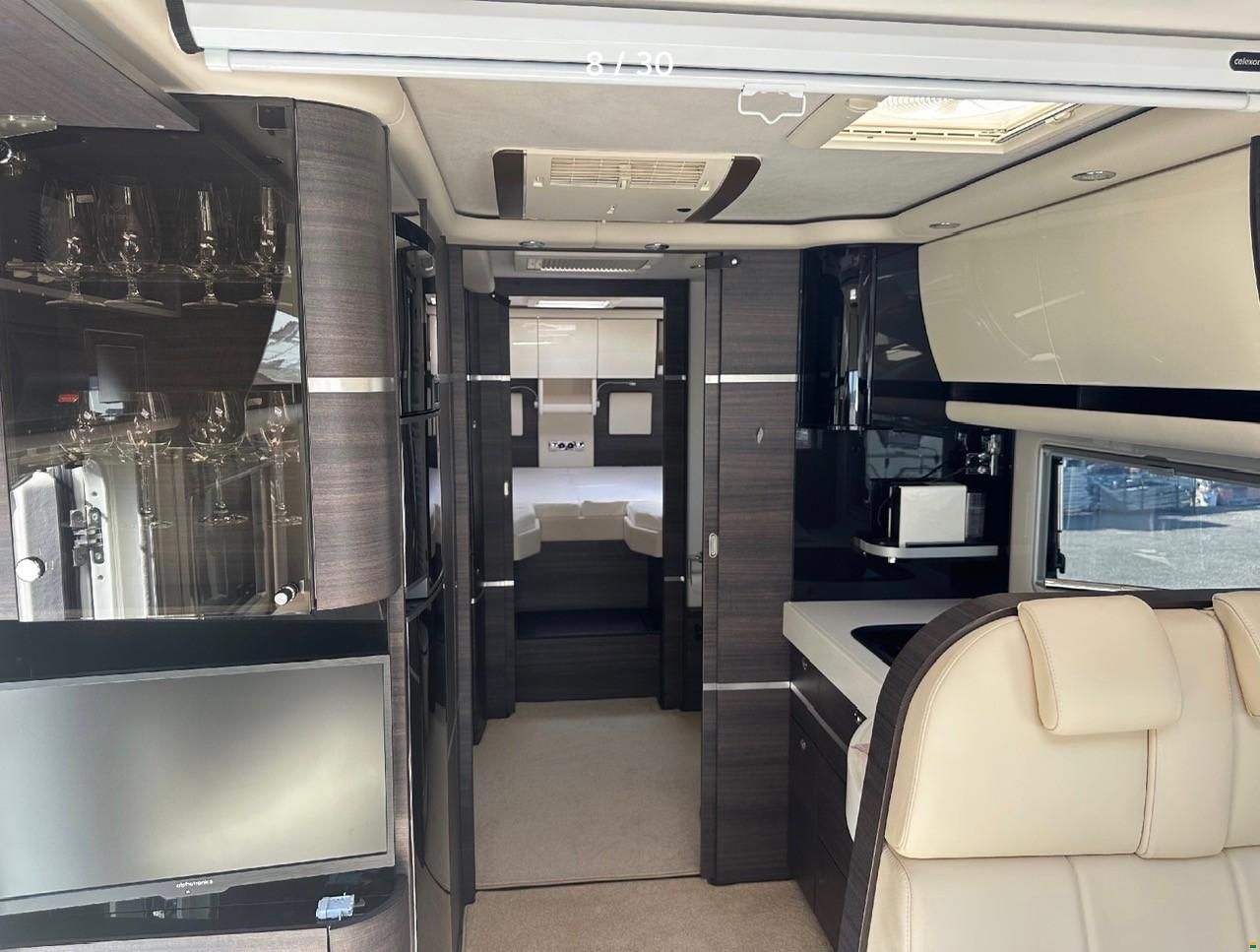 Concorde Charisma 900L