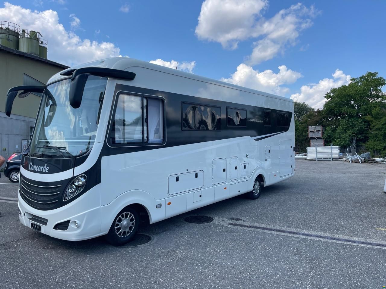 Concorde Charisma 900L