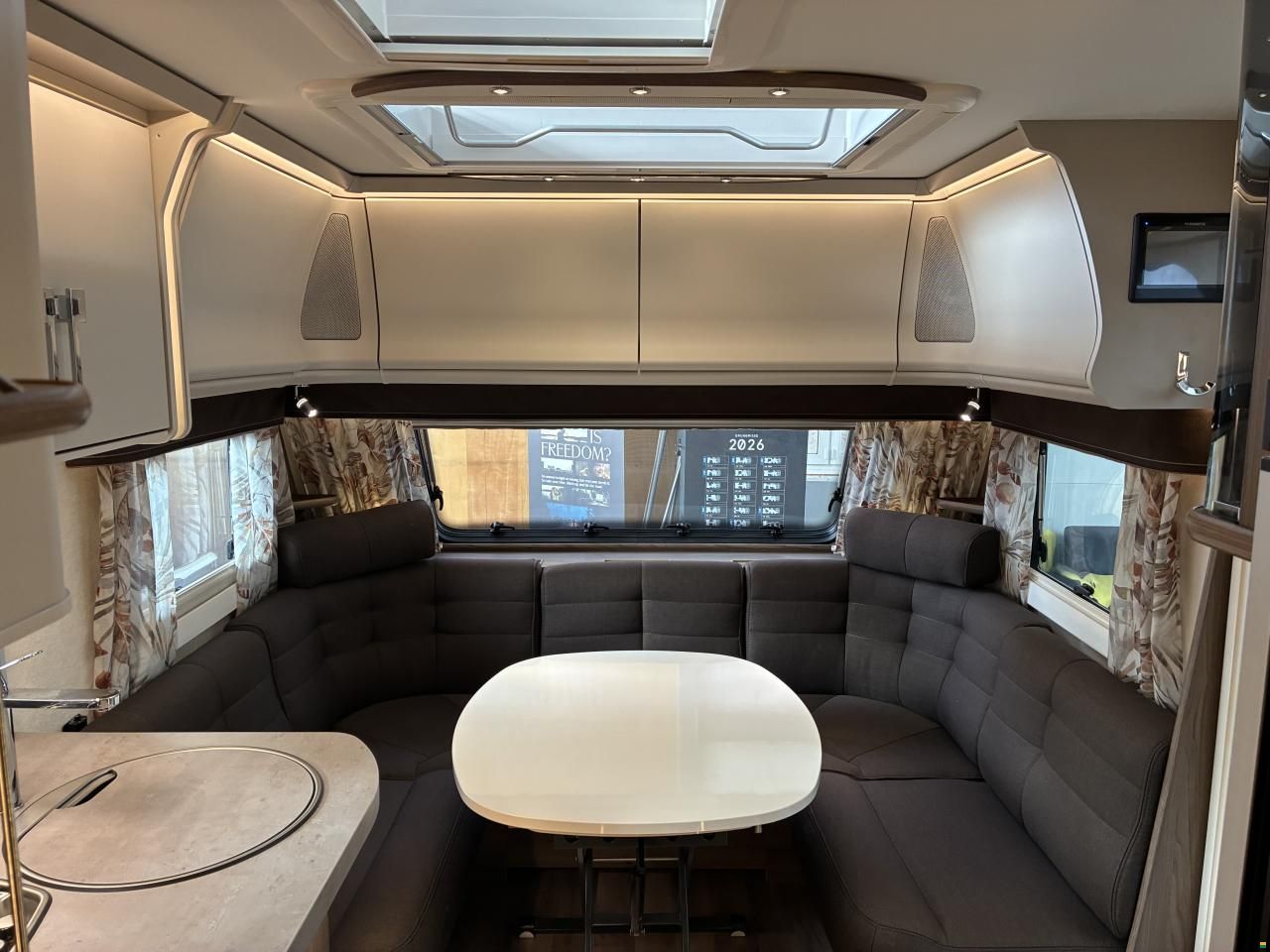 Kabe Royal 560 GLE B2 2.3m