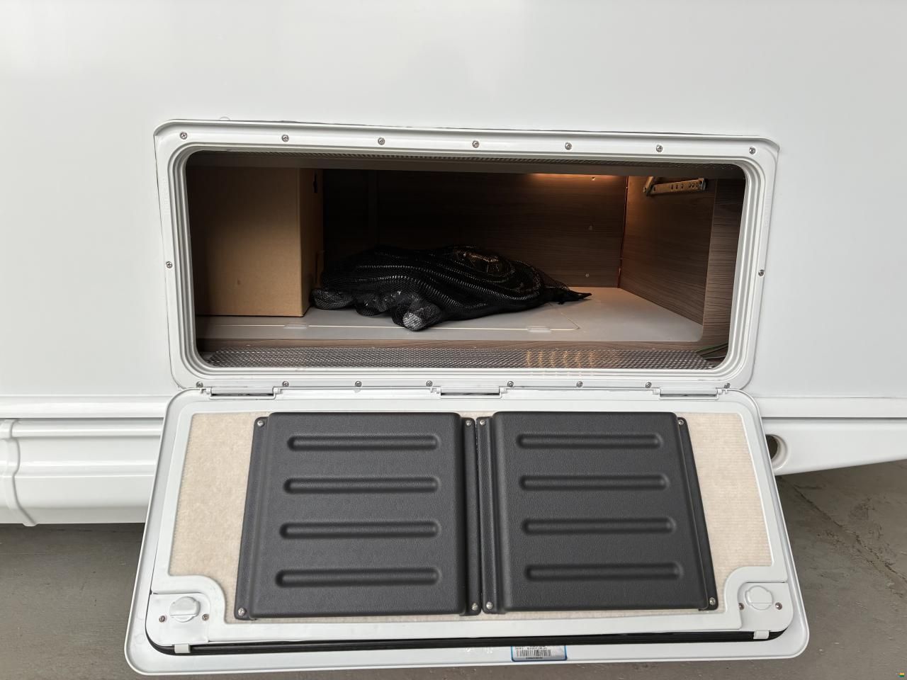 Kabe Royal 560 GLE B2 2.3m