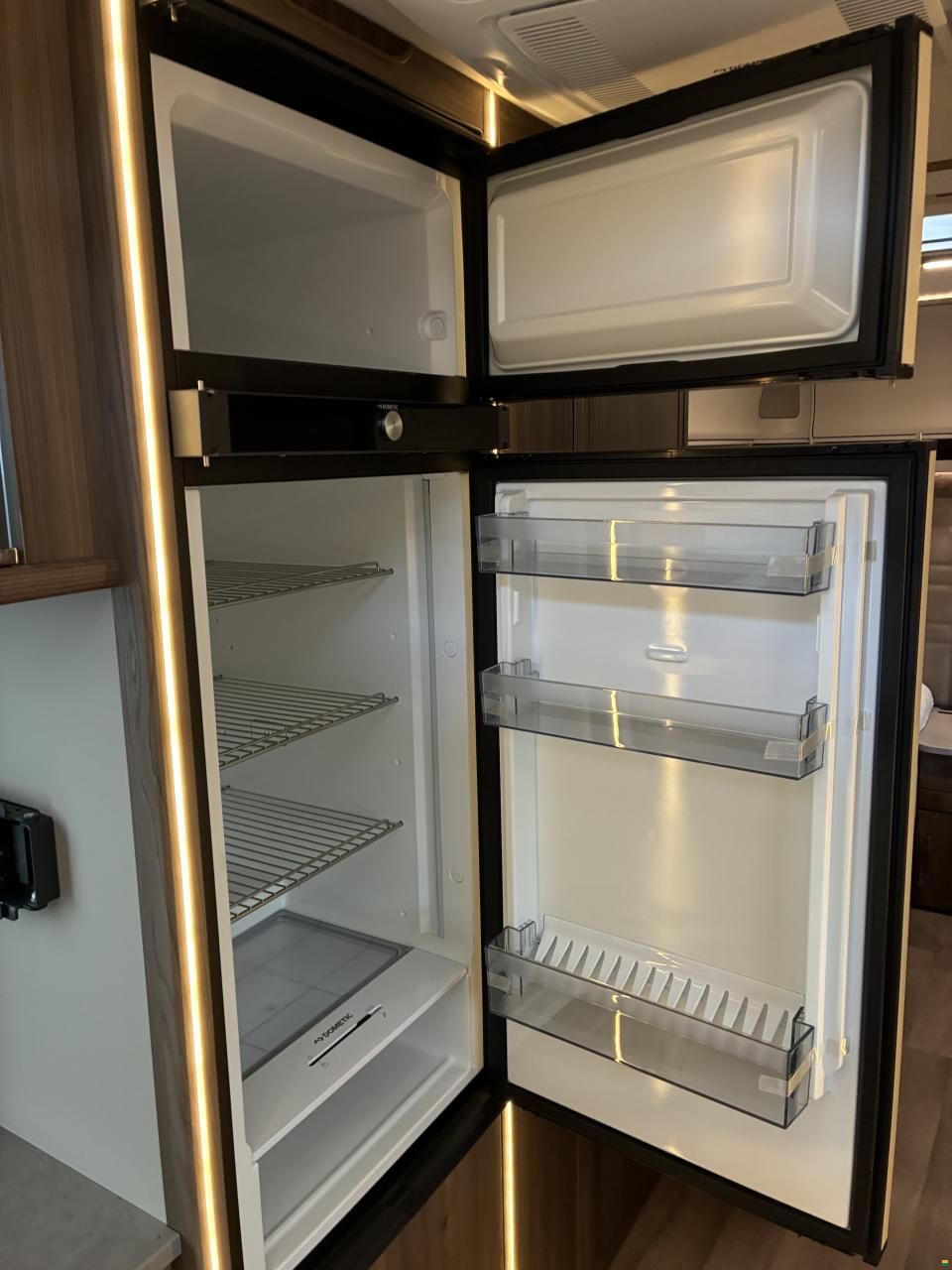 Kabe Royal 560 GLE B2 2.3m