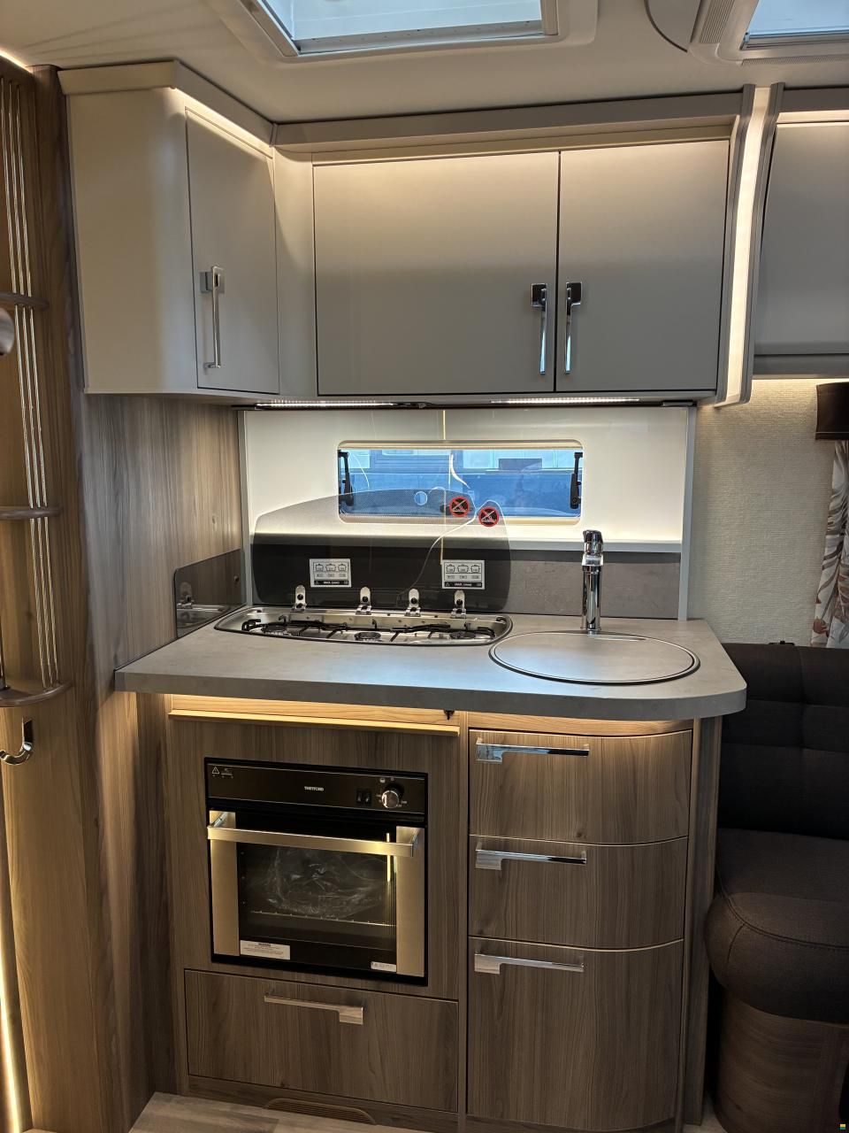 Kabe Royal 560 GLE B2 2.3m