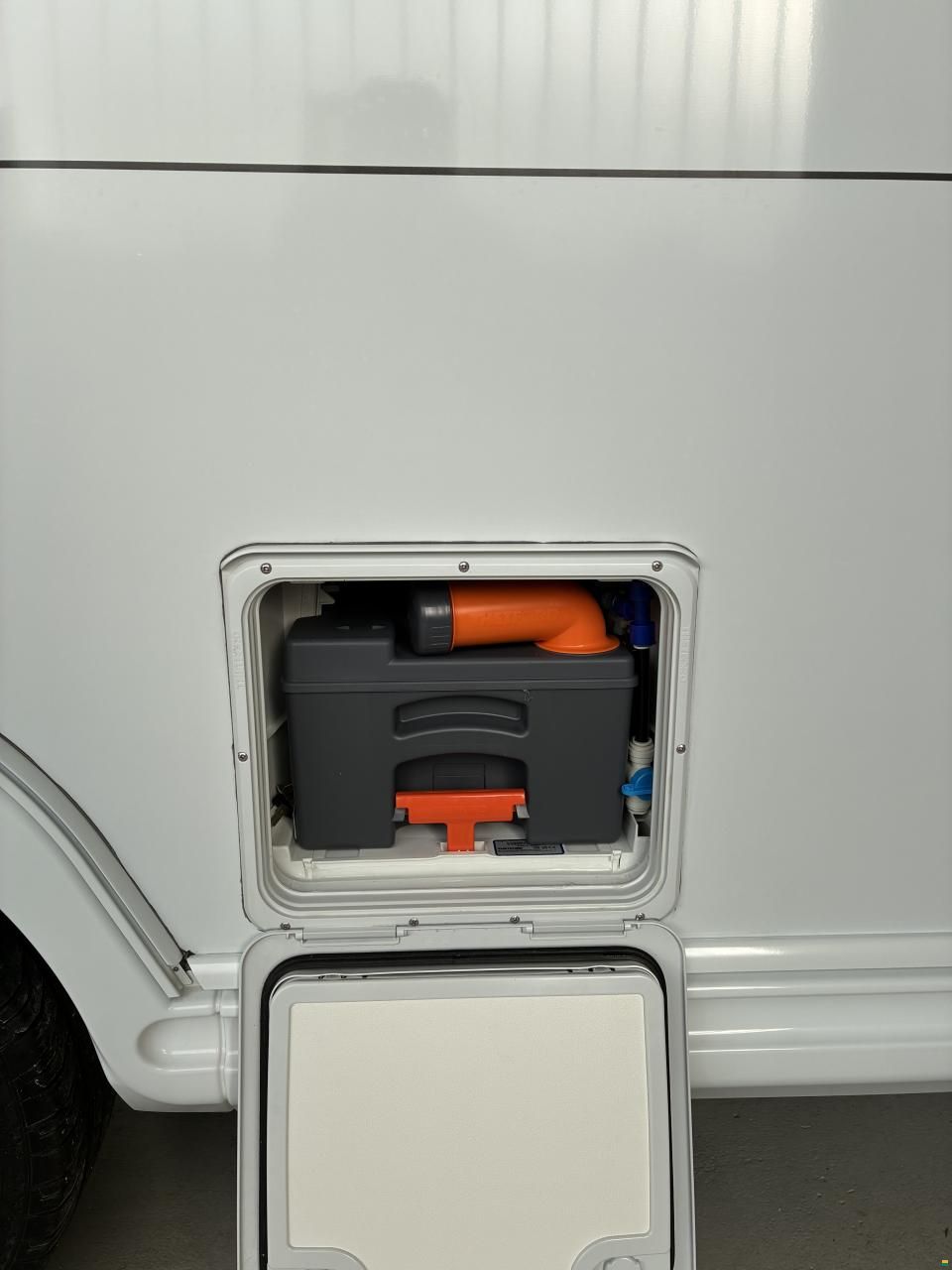 Kabe Royal 560 GLE B2 2.3m