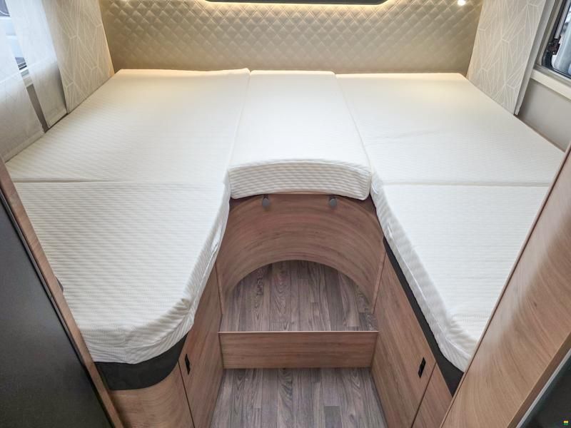 Knaus Live Wave 650 MEG Platinum Selection