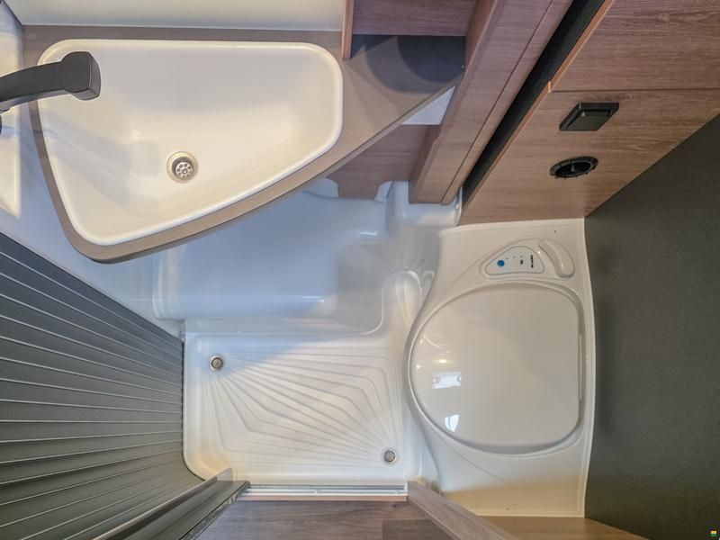 Knaus Live Wave 650 MEG Platinum Selection