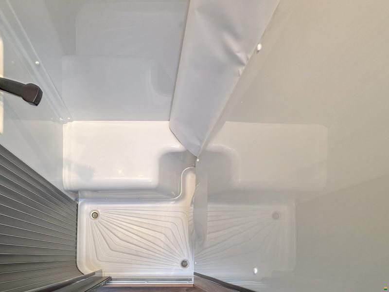 Knaus Live Wave 650 MEG Platinum Selection