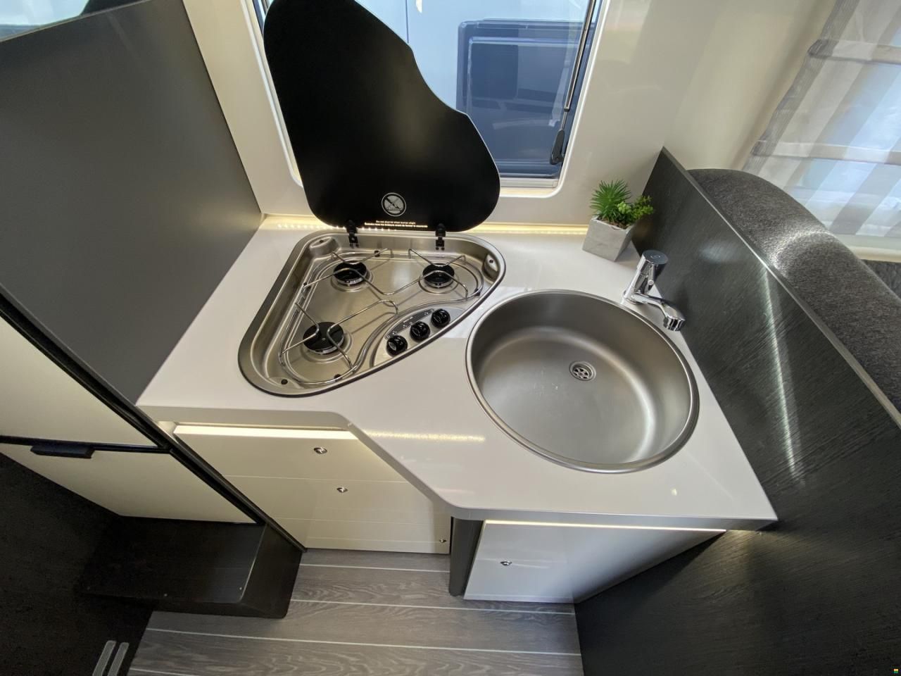 Roller Team Kronos 294 TL, Ford 170PS Automat