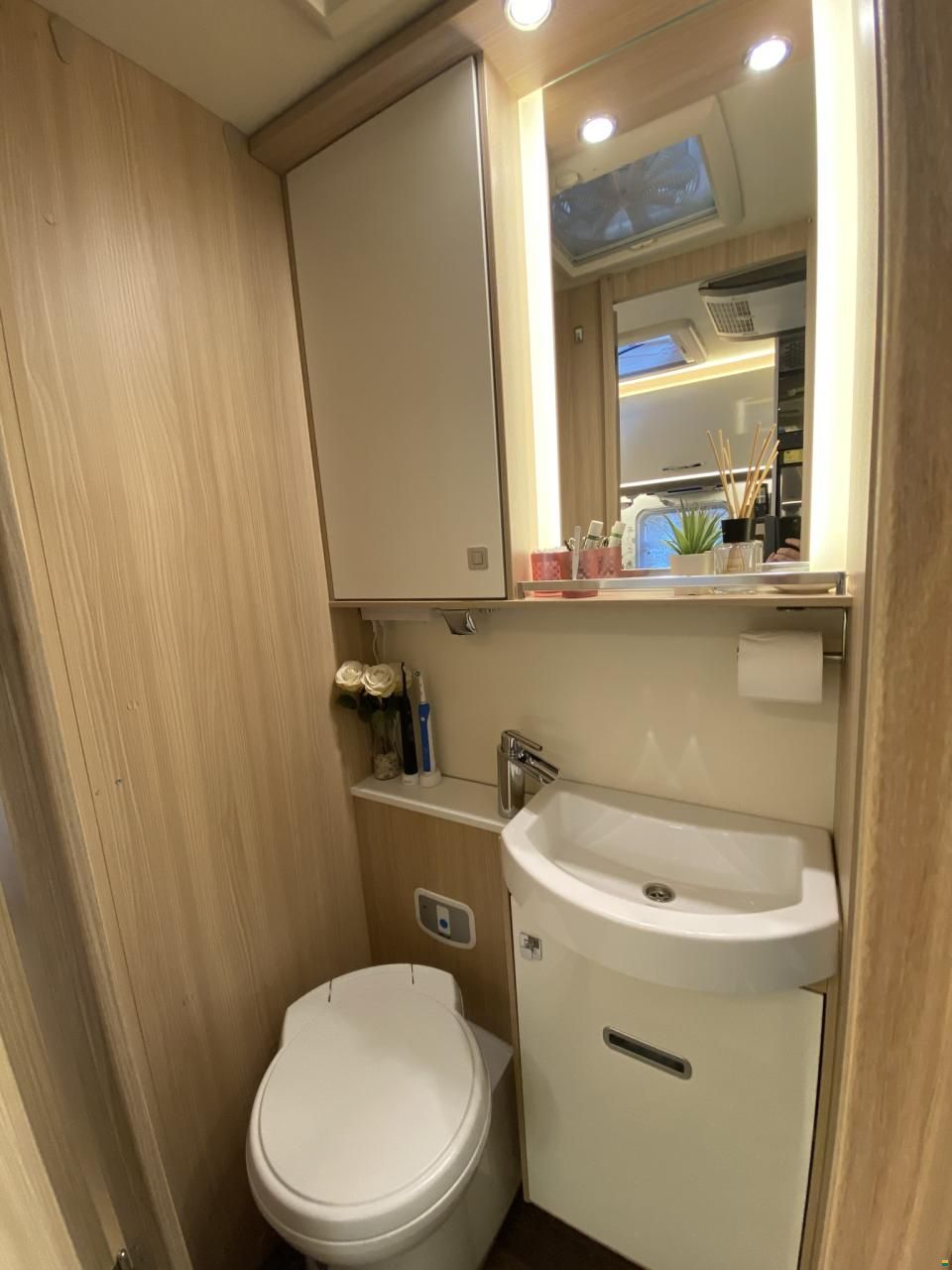 B&uuml;rstner Lyseo 728 G