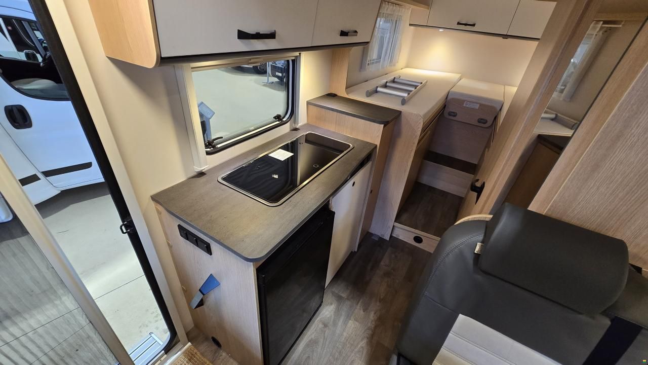 Sunlight V 66 "Adventure Edition"