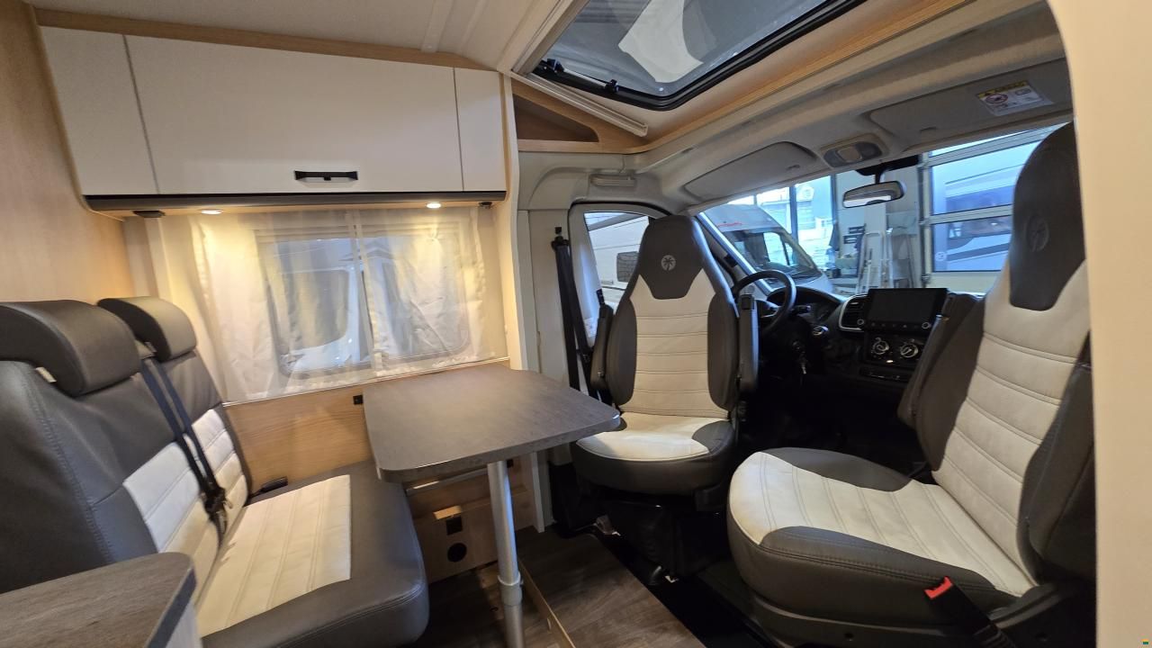 Sunlight V 66 "Adventure Edition"