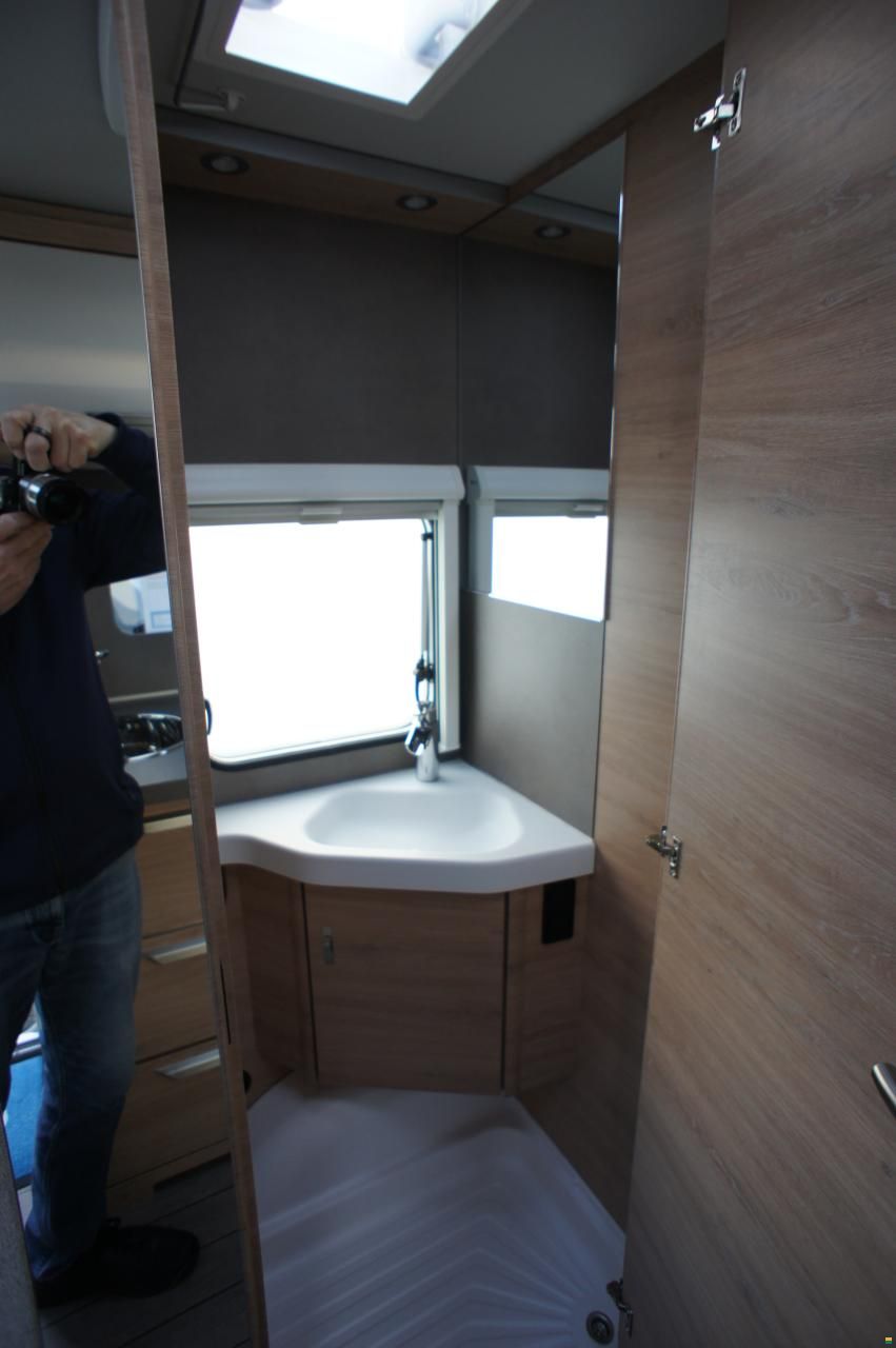 Knaus S&uuml;dwind 460 EU Black Selection