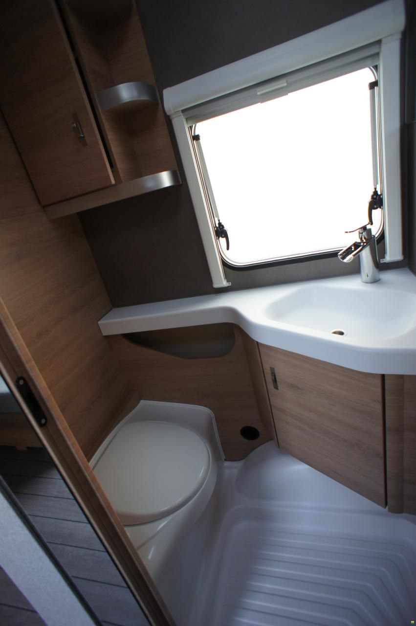 Knaus S&uuml;dwind 460 EU Black Selection