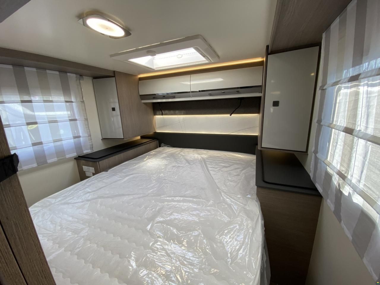 Roller Team Zefiro 266TL, Ford 165PS Automat