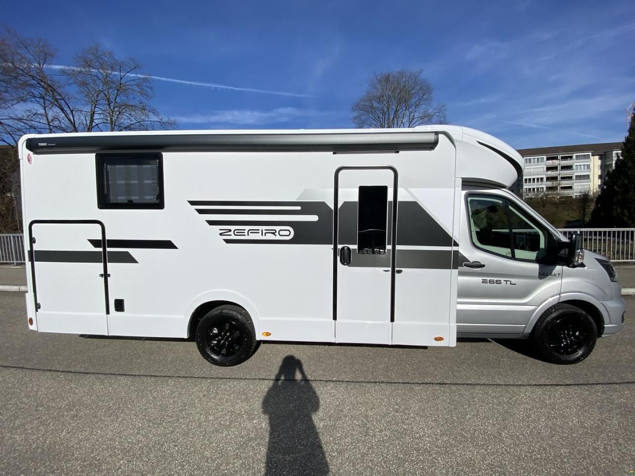 Roller Team Zefiro 266TL, Ford 165PS Automat