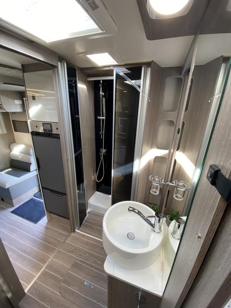 Roller Team Zefiro 266TL, Ford 165PS Automat