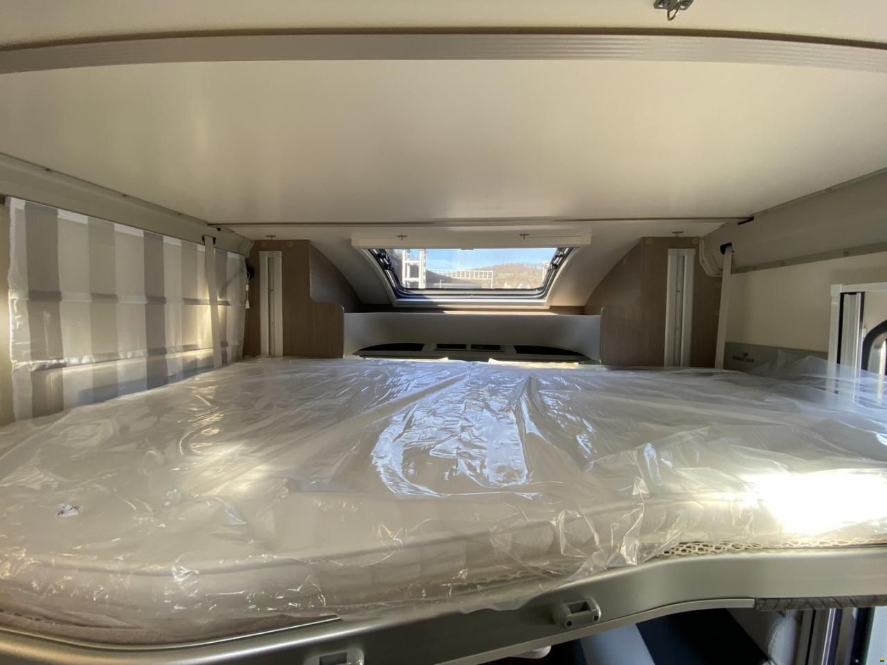 Roller Team Zefiro 266TL, Ford 165PS Automat