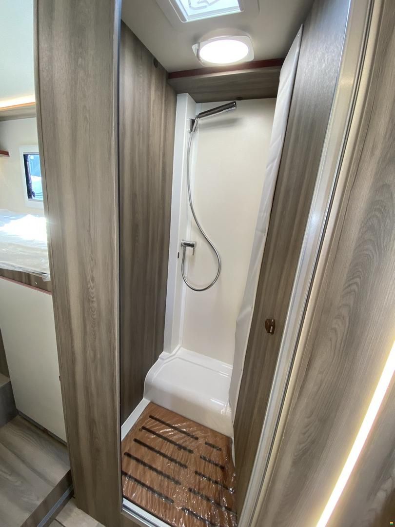 Roller Team Kronos Fit 281 P, Ford 165PS Automat