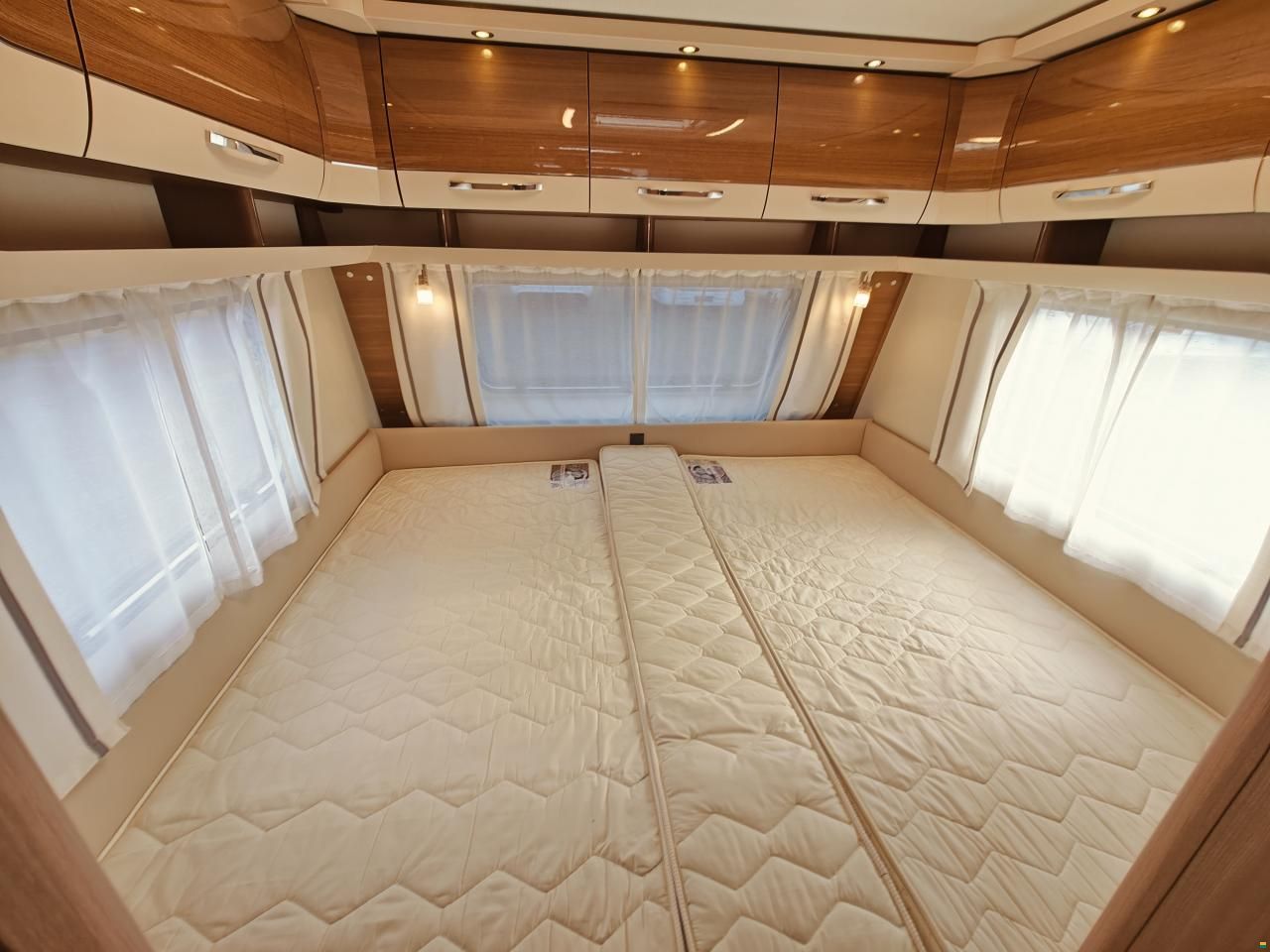 LMC MAESTRO 560E L&auml;ngsbetten