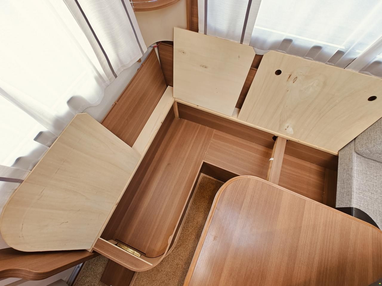 LMC MAESTRO 560E L&auml;ngsbetten